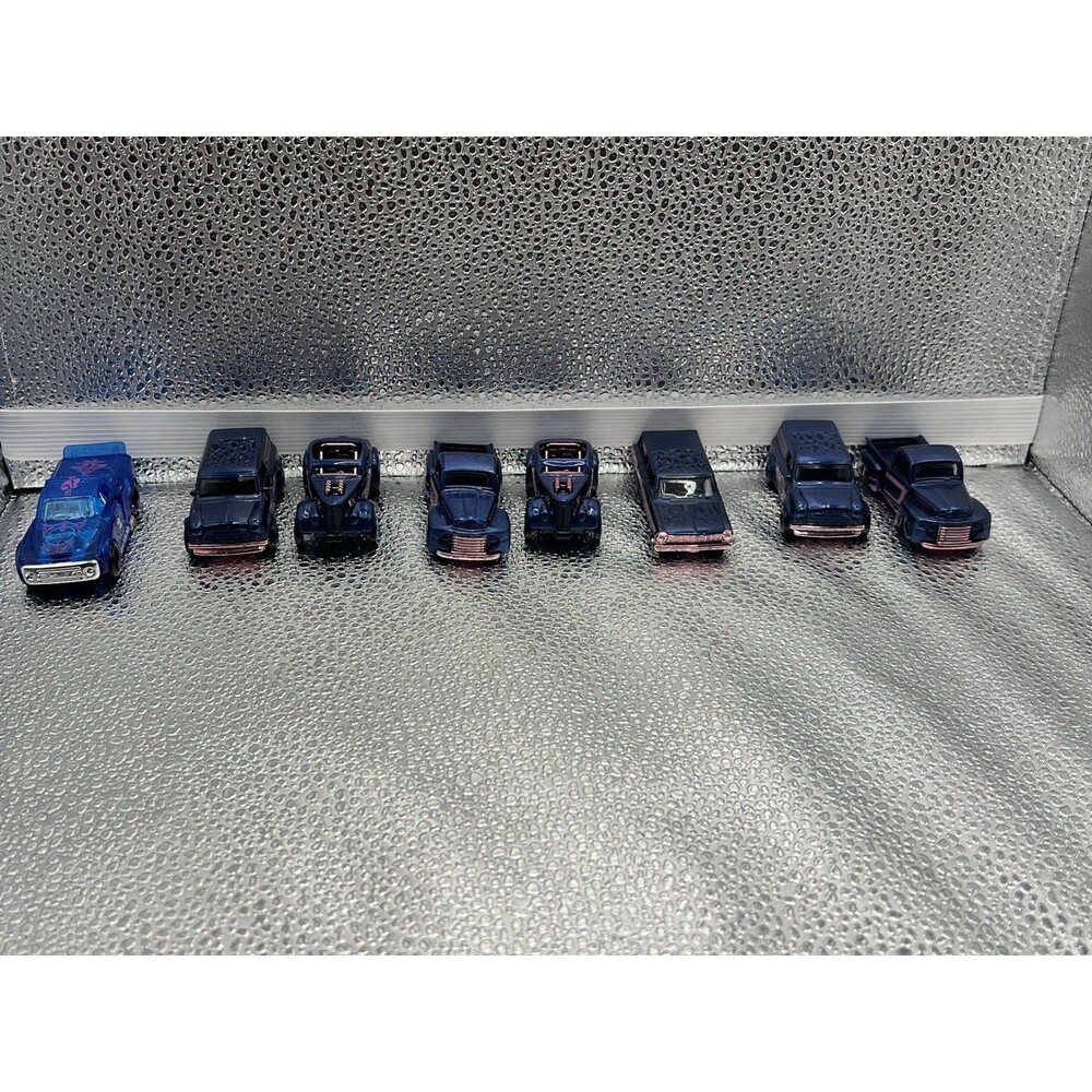 HOT WHEELS HARD TO FIND  8 pcs Lot DIE CAST REPLICA 1941 Ford And More
